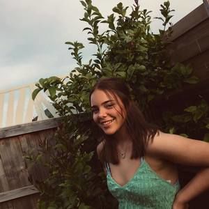 Meet your Posher, Laura